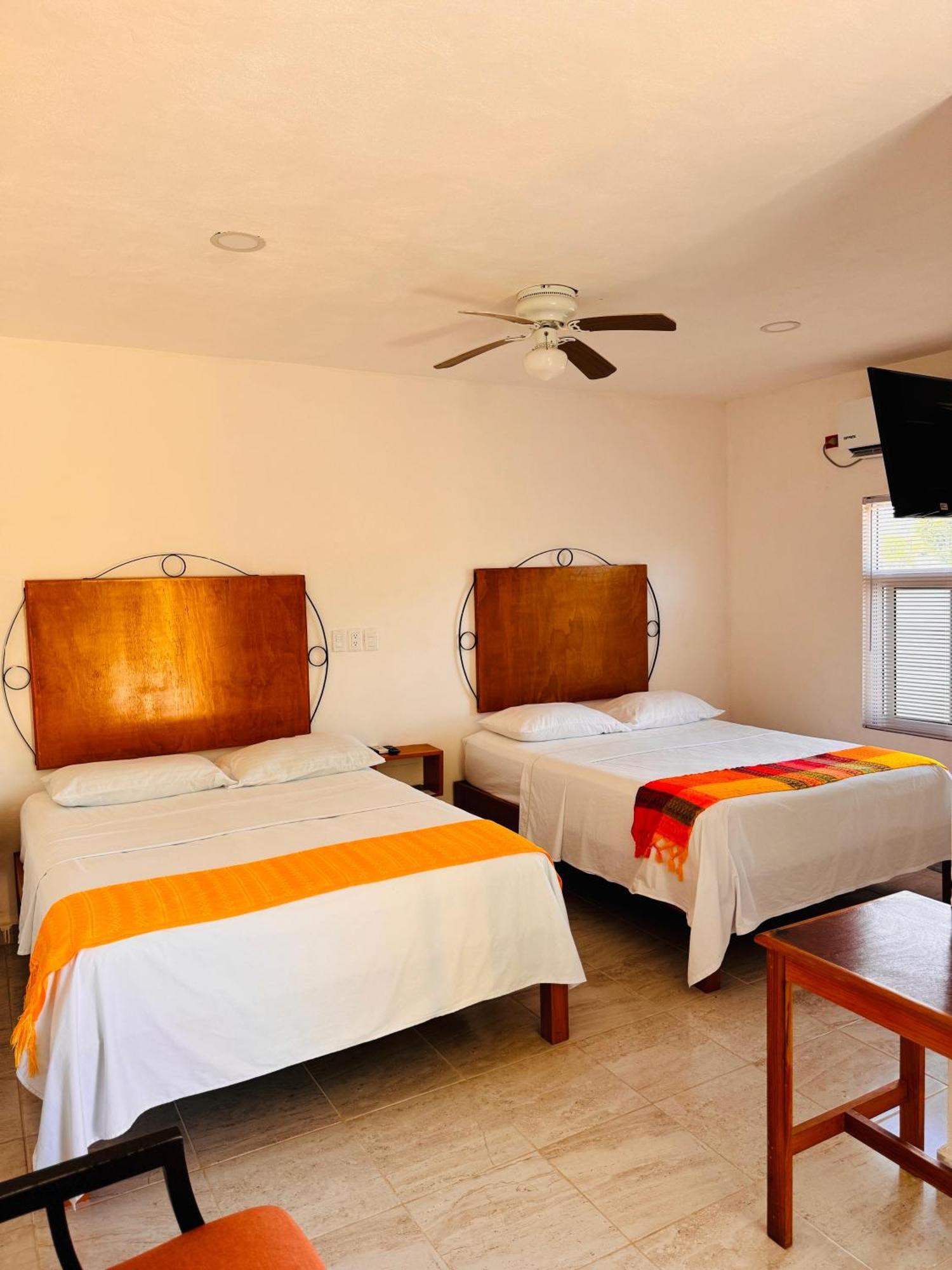 Buenosdias Izamal Bed & Breakfast Room photo